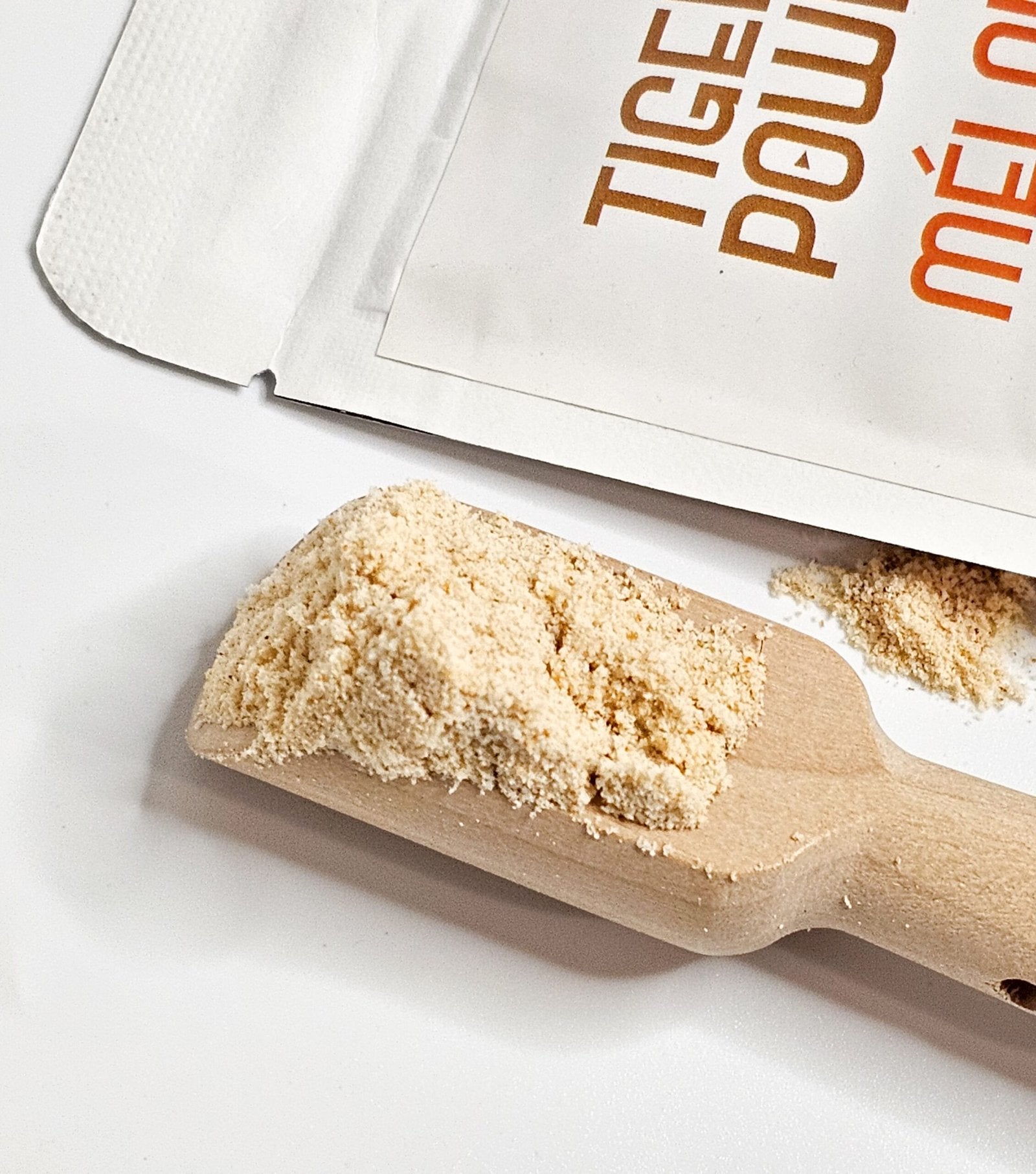 tigernut powder mix in scoop